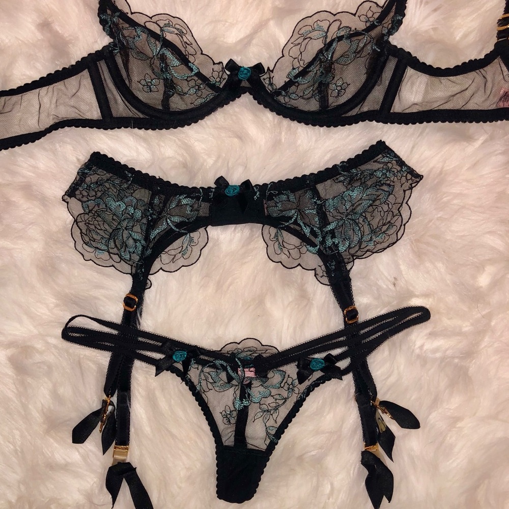 Agent Provocateur Lingerie Set - Picture 4 of 7